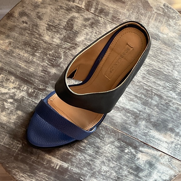 BCBG MazAzaria Stylish Black and Blue Women's Heels - Picture 4 of 4